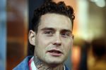 Hilversum 19 november 2025
Boekpresentatie boek Douwe Bob . Hij krijgt het eerste exeplaar uit handen van Arie Boomsma .