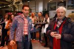 Hilversum 19 november 2025
Boekpresentatie boek Douwe Bob . Hij krijgt het eerste exeplaar uit handen van Arie Boomsma .