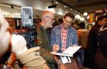 Hilversum 19 november 2025
Boekpresentatie boek Douwe Bob . Hij krijgt het eerste exeplaar uit handen van Arie Boomsma .