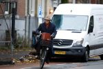 Amsterdam 27 november 2025
Ferdinand Grapperhaus op de fiets in Amsterdam zuid.