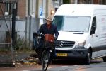 Amsterdam 27 november 2025
Ferdinand Grapperhaus op de fiets in Amsterdam zuid.