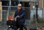 Amsterdam 27 november 2025
Ferdinand Grapperhaus op de fiets in Amsterdam zuid.
