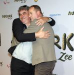 Amsterdam 4 november 2025
Premiere Augurk aan zee in Tuschinski met de cast die bestaat uit oa Monic Hendrickx Martin v Waardenberg Olga Zuiderhoek Jelka v Houten Frank Lammers Peter v d Begin en Tibor Lukacs. Robert v Hemert heeft de titelsong geschreven . Frank lammers en Kees Boot