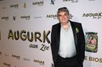 Amsterdam 4 november 2025
Premiere Augurk aan zee in Tuschinski met de cast die bestaat uit oa Monic Hendrickx Martin v Waardenberg Olga Zuiderhoek Jelka v Houten Frank Lammers Peter v d Begin en Tibor Lukacs. Robert v Hemert heeft de titelsong geschreven . Frank lammers