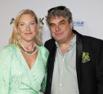 Amsterdam 4 november 2025
Premiere Augurk aan zee in Tuschinski met de cast die bestaat uit oa Monic Hendrickx Martin v Waardenberg Olga Zuiderhoek Jelka v Houten Frank Lammers Peter v d Begin en Tibor Lukacs. Robert v Hemert heeft de titelsong geschreven . Frank lammers met zijn vrouw
