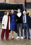 Den Haag 20 november 2025
 Prinses Amalia en haar vader Koning Willem Alexander bij de Grote Kerk, na de Bijzondere Verenigde Vergadering van de Eerste en Tweede Kamer, ter gelegenheid van de tachtigste verjaardag dat het parlement na de Tweede Wereldoorlog voor het eerst weer in gezamenlijkheid bijeenkwam. Eerste Kamervoorzitter Mei Li Vos Tweede Kamervoorzitter Thom van Campenvingen ze op .. Frits Barend en dochter Barbara Barend tezamen met lijsttrekker Mirjam Bikker en (klein)zoon Seb.