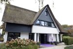 Blaricum 17 oktober 2025
Perspresentatie eerste aflevering Gooische vrouwen met oa aanwezig Linda de Mol Susan Visser Liews Visschedijk Teunie de Brouwer Tommy v Lent Robert de Hoog en Eefje Kuijtzer. De vila waar Gooische vrouwen opgenomen wordt