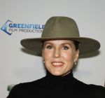 Amsterdam 4 november 2025
Premiere Augurk aan zee in Tuschinski met de cast die bestaat uit oa Monic Hendrickx Martin v Waardenberg Olga Zuiderhoek Jelka v Houten Frank Lammers Peter v d Begin en Tibor Lukacs. Robert v Hemert heeft de titelsong geschreven . Hadewych Minis