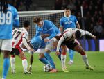 Eindhoven, 21 Oktober 2025
CL Wedstrijd PSV-Napolie, eindstand 6-2
Ismael Saibari met Noa Lang