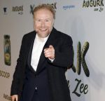 Amsterdam 4 november 2025
Premiere Augurk aan zee in Tuschinski met de cast die bestaat uit oa Monic Hendrickx Martin v Waardenberg Olga Zuiderhoek Jelka v Houten Frank Lammers Peter v d Begin en Tibor Lukacs. Robert v Hemert heeft de titelsong geschreven . Jochum ten Haaf