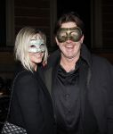 Amsterdam 26 november 2025
Olcay Gulsen geeft een groot feest ( Gemaskerd bal) in het Amstel Hotel. Johnny de Mol en zijn vrouw Anouk