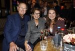 Amsterdam 26 oktober 2025
Boekpresentatie boek over 80 jaar het DeLaMar theater . Simone Kleinsma kreg uit handen van Janine v d Ende en Joop v d Ende het eerste exemplaar. Joop v d Ende Iris v d Ende en Janine v d Ende