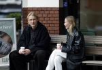 Amsterdam 28 november 2025
Kasper Dolberg met zijn vrouw Laerke Julie Dolberg op terras en straat in Amsterdam zuid.
