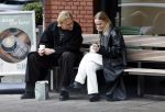 Amsterdam 28 november 2025
Kasper Dolberg met zijn vrouw Laerke Julie Dolberg op terras en straat in Amsterdam zuid.
