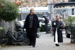 Amsterdam 28 november 2025
Kasper Dolberg met zijn vrouw Laerke Julie Dolberg op terras en straat in Amsterdam zuid.