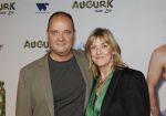 Amsterdam 4 november 2025
Premiere Augurk aan zee in Tuschinski met de cast die bestaat uit oa Monic Hendrickx Martin v Waardenberg Olga Zuiderhoek Jelka v Houten Frank Lammers Peter v d Begin en Tibor Lukacs. Robert v Hemert heeft de titelsong geschreven . Kees Boot met zijn vrouw