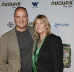 Amsterdam 4 november 2025
Premiere Augurk aan zee in Tuschinski met de cast die bestaat uit oa Monic Hendrickx Martin v Waardenberg Olga Zuiderhoek Jelka v Houten Frank Lammers Peter v d Begin en Tibor Lukacs. Robert v Hemert heeft de titelsong geschreven . Kees Boot met zijn vrouw