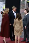Den Haag 20 november 2025
 Prinses Amalia en haar vader Koning Willem Alexander bij de Grote Kerk, na de Bijzondere Verenigde Vergadering van de Eerste en Tweede Kamer, ter gelegenheid van de tachtigste verjaardag dat het parlement na de Tweede Wereldoorlog voor het eerst weer in gezamenlijkheid bijeenkwam. Eerste Kamervoorzitter Mei Li Vos Tweede Kamervoorzitter Thom van Campenvingen ze op .
