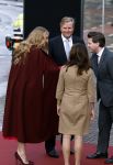 Den Haag 20 november 2025
 Prinses Amalia en haar vader Koning Willem Alexander bij de Grote Kerk, na de Bijzondere Verenigde Vergadering van de Eerste en Tweede Kamer, ter gelegenheid van de tachtigste verjaardag dat het parlement na de Tweede Wereldoorlog voor het eerst weer in gezamenlijkheid bijeenkwam. Eerste Kamervoorzitter Mei Li Vos Tweede Kamervoorzitter Thom van Campenvingen ze op .
