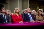 Den Haag 20 november 2025
 Prinses Amalia en haar vader Koning Willem Alexander bij de Grote Kerk, na de Bijzondere Verenigde Vergadering van de Eerste en Tweede Kamer, ter gelegenheid van de tachtigste verjaardag dat het parlement na de Tweede Wereldoorlog voor het eerst weer in gezamenlijkheid bijeenkwam. Eerste Kamervoorzitter Mei Li Vos Tweede Kamervoorzitter Thom van Campenvingen ze op .