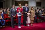 Den Haag 20 november 2025
 Prinses Amalia en haar vader Koning Willem Alexander bij de Grote Kerk, na de Bijzondere Verenigde Vergadering van de Eerste en Tweede Kamer, ter gelegenheid van de tachtigste verjaardag dat het parlement na de Tweede Wereldoorlog voor het eerst weer in gezamenlijkheid bijeenkwam. Eerste Kamervoorzitter Mei Li Vos Tweede Kamervoorzitter Thom van Campenvingen ze op .