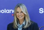 Blaricum 17 oktober 2025
Perspresentatie eerste aflevering Gooische vrouwen met oa aanwezig Linda de Mol Susan Visser Liews Visschedijk Teunie de Brouwer Tommy v Lent Robert de Hoog en Eefje Kuijtzer