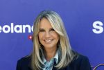 Blaricum 17 oktober 2025
Perspresentatie eerste aflevering Gooische vrouwen met oa aanwezig Linda de Mol Susan Visser Liews Visschedijk Teunie de Brouwer Tommy v Lent Robert de Hoog en Eefje Kuijtzer