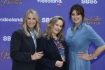 Blaricum 17 oktober 2025
Perspresentatie eerste aflevering Gooische vrouwen met oa aanwezig Linda de Mol Susan Visser Liews Visschedijk Teunie de Brouwer Tommy v Lent Robert de Hoog en Eefje Kuijtzer