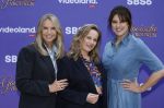 Blaricum 17 oktober 2025
Perspresentatie eerste aflevering Gooische vrouwen met oa aanwezig Linda de Mol Susan Visser Liews Visschedijk Teunie de Brouwer Tommy v Lent Robert de Hoog en Eefje Kuijtzer