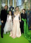 Amsterdam 18 november 2025
Premiere Wicked in het deLaMar theater . Louis Klibansky met vrouw Susanna Klibansky en hun kinderen