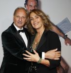 Amsterdam 4 november 2025
Premiere Augurk aan zee in Tuschinski met de cast die bestaat uit oa Monic Hendrickx Martin v Waardenberg Olga Zuiderhoek Jelka v Houten Frank Lammers Peter v d Begin en Tibor Lukacs. Robert v Hemert heeft de titelsong geschreven .