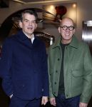 Amsterdam 26 oktober 2025
Boekpresentatie boek over 80 jaar het DeLaMar theater . Simone Kleinsma kreg uit handen van Janine v d Ende en Joop v d Ende het eerste exemplaar. Maurice Wijnen met partner