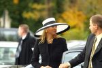 Kapellen 9 november 2002

Trouwen Emily Bremers en Roderick v Wijck .

Prins Willem Alexander en Maxima , Hans v d Broek, Theo Dietz, zussen Emily aanwezig

Peter Smulders bv