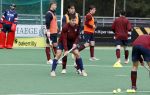 Den Haag 2 november 2025
Rob Jetten gaat bij de hockeywedstrijd klein Zwitserland- Bloemendaal kijken . 
Partner Nicolas Keenan doet alleen tijdens de warming up mee ivm een blessure . 
Daarna kikjken ze samen in de regen onder een paraplu naar de wedstrijd.