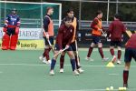 Den Haag 2 november 2025
Rob Jetten gaat bij de hockeywedstrijd klein Zwitserland- Bloemendaal kijken . 
Partner Nicolas Keenan doet alleen tijdens de warming up mee ivm een blessure . 
Daarna kikjken ze samen in de regen onder een paraplu naar de wedstrijd.