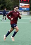 Den Haag 2 november 2025
Rob Jetten gaat bij de hockeywedstrijd klein Zwitserland- Bloemendaal kijken . 
Partner Nicolas Keenan doet alleen tijdens de warming up mee ivm een blessure . 
Daarna kikjken ze samen in de regen onder een paraplu naar de wedstrijd.