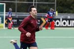 Den Haag 2 november 2025
Rob Jetten gaat bij de hockeywedstrijd klein Zwitserland- Bloemendaal kijken . 
Partner Nicolas Keenan doet alleen tijdens de warming up mee ivm een blessure . 
Daarna kikjken ze samen in de regen onder een paraplu naar de wedstrijd.