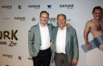 Amsterdam 4 november 2025
Premiere Augurk aan zee in Tuschinski met de cast die bestaat uit oa Monic Hendrickx Martin v Waardenberg Olga Zuiderhoek Jelka v Houten Frank Lammers Peter v d Begin en Tibor Lukacs. Robert v Hemert heeft de titelsong geschreven . Oos Kesbeke met zijn zoon Silvian Kesbeke
