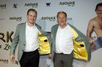 Amsterdam 4 november 2025
Premiere Augurk aan zee in Tuschinski met de cast die bestaat uit oa Monic Hendrickx Martin v Waardenberg Olga Zuiderhoek Jelka v Houten Frank Lammers Peter v d Begin en Tibor Lukacs. Robert v Hemert heeft de titelsong geschreven . Oos Kesbeke met zijn zoon Silvian Kesbeke
