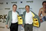 Amsterdam 4 november 2025
Premiere Augurk aan zee in Tuschinski met de cast die bestaat uit oa Monic Hendrickx Martin v Waardenberg Olga Zuiderhoek Jelka v Houten Frank Lammers Peter v d Begin en Tibor Lukacs. Robert v Hemert heeft de titelsong geschreven . Oos Kesbeke met zijn zoon Silvian Kesbeke