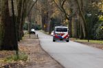 Huizen 29 mei 2025
Politie rijdt door de straat waar het huis van Linda de Mol staat.