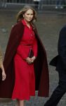 Den Haag 20 november 2025
 Prinses Amalia en haar vader Koning Willem Alexander bij de Grote Kerk, na de Bijzondere Verenigde Vergadering van de Eerste en Tweede Kamer, ter gelegenheid van de tachtigste verjaardag dat het parlement na de Tweede Wereldoorlog voor het eerst weer in gezamenlijkheid bijeenkwam. Eerste Kamervoorzitter Mei Li Vos Tweede Kamervoorzitter Thom van Campenvingen ze op .