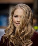 Den Haag 20 november 2025
 Prinses Amalia en haar vader Koning Willem Alexander bij de Grote Kerk, na de Bijzondere Verenigde Vergadering van de Eerste en Tweede Kamer, ter gelegenheid van de tachtigste verjaardag dat het parlement na de Tweede Wereldoorlog voor het eerst weer in gezamenlijkheid bijeenkwam. Eerste Kamervoorzitter Mei Li Vos Tweede Kamervoorzitter Thom van Campenvingen ze op .
