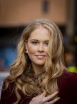 Den Haag 20 november 2025
 Prinses Amalia en haar vader Koning Willem Alexander bij de Grote Kerk, na de Bijzondere Verenigde Vergadering van de Eerste en Tweede Kamer, ter gelegenheid van de tachtigste verjaardag dat het parlement na de Tweede Wereldoorlog voor het eerst weer in gezamenlijkheid bijeenkwam. Eerste Kamervoorzitter Mei Li Vos Tweede Kamervoorzitter Thom van Campenvingen ze op .