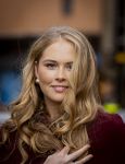 Den Haag 20 november 2025
 Prinses Amalia en haar vader Koning Willem Alexander bij de Grote Kerk, na de Bijzondere Verenigde Vergadering van de Eerste en Tweede Kamer, ter gelegenheid van de tachtigste verjaardag dat het parlement na de Tweede Wereldoorlog voor het eerst weer in gezamenlijkheid bijeenkwam. Eerste Kamervoorzitter Mei Li Vos Tweede Kamervoorzitter Thom van Campenvingen ze op .
