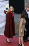 Den Haag 20 november 2025
 Prinses Amalia en haar vader Koning Willem Alexander bij de Grote Kerk, na de Bijzondere Verenigde Vergadering van de Eerste en Tweede Kamer, ter gelegenheid van de tachtigste verjaardag dat het parlement na de Tweede Wereldoorlog voor het eerst weer in gezamenlijkheid bijeenkwam. Eerste Kamervoorzitter Mei Li Vos Tweede Kamervoorzitter Thom van Campenvingen ze op .
