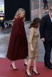 Den Haag 20 november 2025
 Prinses Amalia en haar vader Koning Willem Alexander bij de Grote Kerk, na de Bijzondere Verenigde Vergadering van de Eerste en Tweede Kamer, ter gelegenheid van de tachtigste verjaardag dat het parlement na de Tweede Wereldoorlog voor het eerst weer in gezamenlijkheid bijeenkwam. Eerste Kamervoorzitter Mei Li Vos Tweede Kamervoorzitter Thom van Campenvingen ze op .