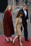 Den Haag 20 november 2025
 Prinses Amalia en haar vader Koning Willem Alexander bij de Grote Kerk, na de Bijzondere Verenigde Vergadering van de Eerste en Tweede Kamer, ter gelegenheid van de tachtigste verjaardag dat het parlement na de Tweede Wereldoorlog voor het eerst weer in gezamenlijkheid bijeenkwam. Eerste Kamervoorzitter Mei Li Vos Tweede Kamervoorzitter Thom van Campenvingen ze op .