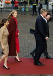Den Haag 20 november 2025
 Prinses Amalia en haar vader Koning Willem Alexander bij de Grote Kerk, na de Bijzondere Verenigde Vergadering van de Eerste en Tweede Kamer, ter gelegenheid van de tachtigste verjaardag dat het parlement na de Tweede Wereldoorlog voor het eerst weer in gezamenlijkheid bijeenkwam. Eerste Kamervoorzitter Mei Li Vos Tweede Kamervoorzitter Thom van Campenvingen ze op .