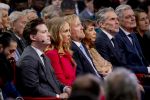 Den Haag 20 november 2025
 Prinses Amalia en haar vader Koning Willem Alexander bij de Grote Kerk, na de Bijzondere Verenigde Vergadering van de Eerste en Tweede Kamer, ter gelegenheid van de tachtigste verjaardag dat het parlement na de Tweede Wereldoorlog voor het eerst weer in gezamenlijkheid bijeenkwam. Eerste Kamervoorzitter Mei Li Vos Tweede Kamervoorzitter Thom van Campenvingen ze op .